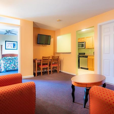 Master Suites Hotel Waldorf Buitenkant foto