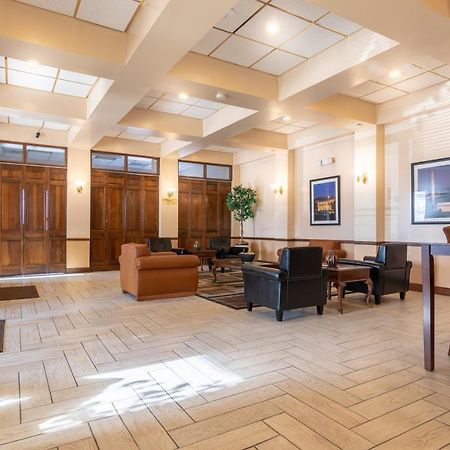 Master Suites Hotel Waldorf Buitenkant foto